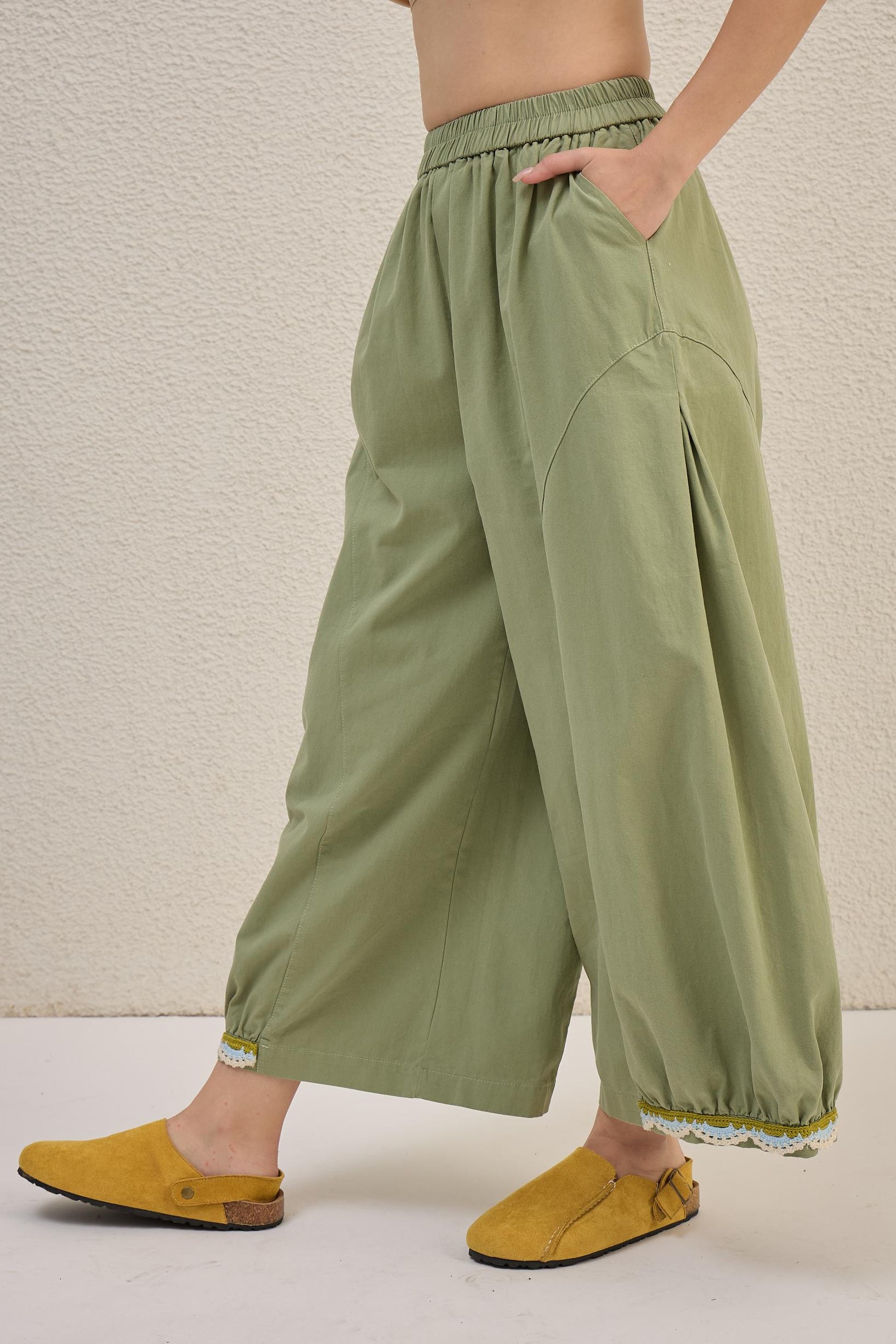 Verde Motion Pants (Petite)