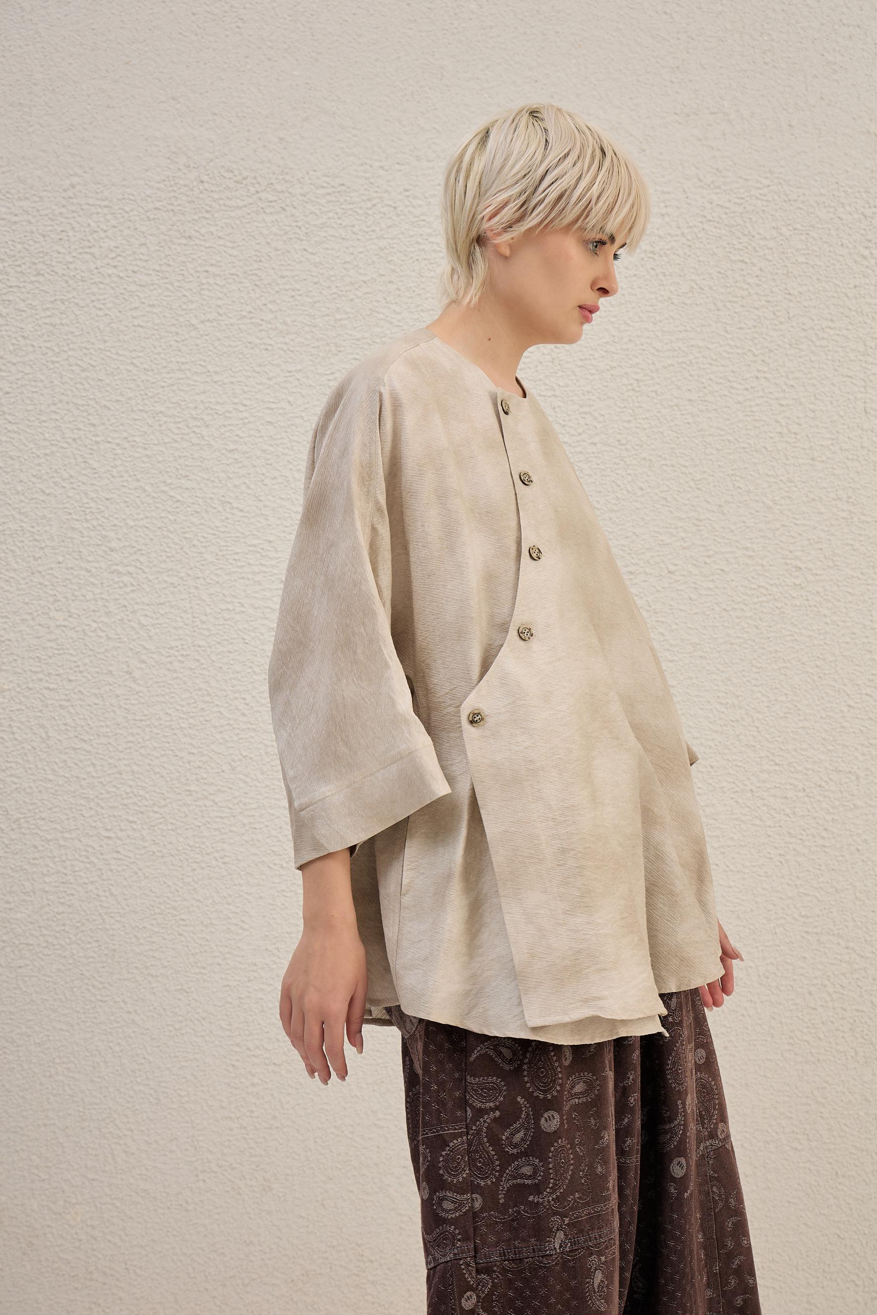 Dustform Asymmetric Top