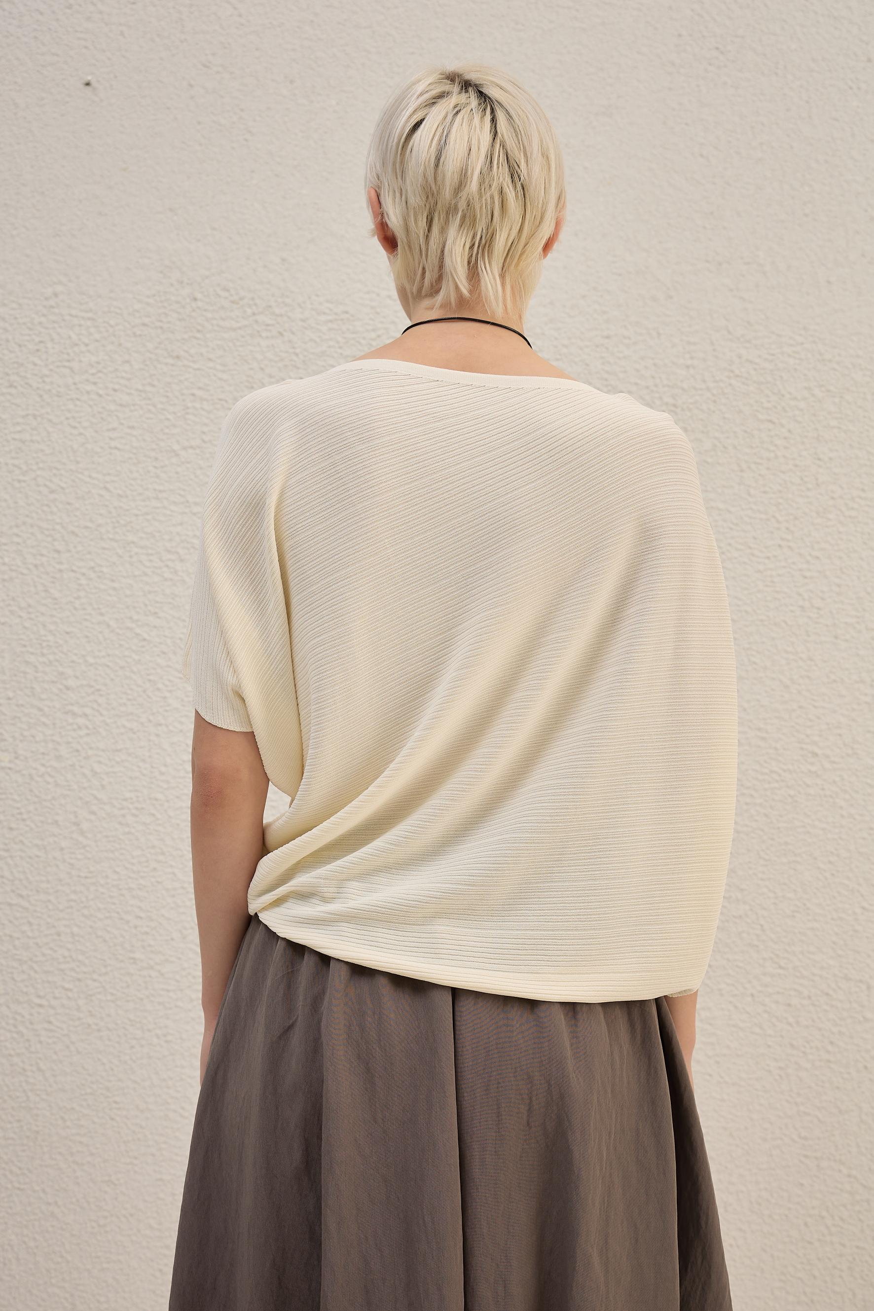 Off-Edge Drape Top