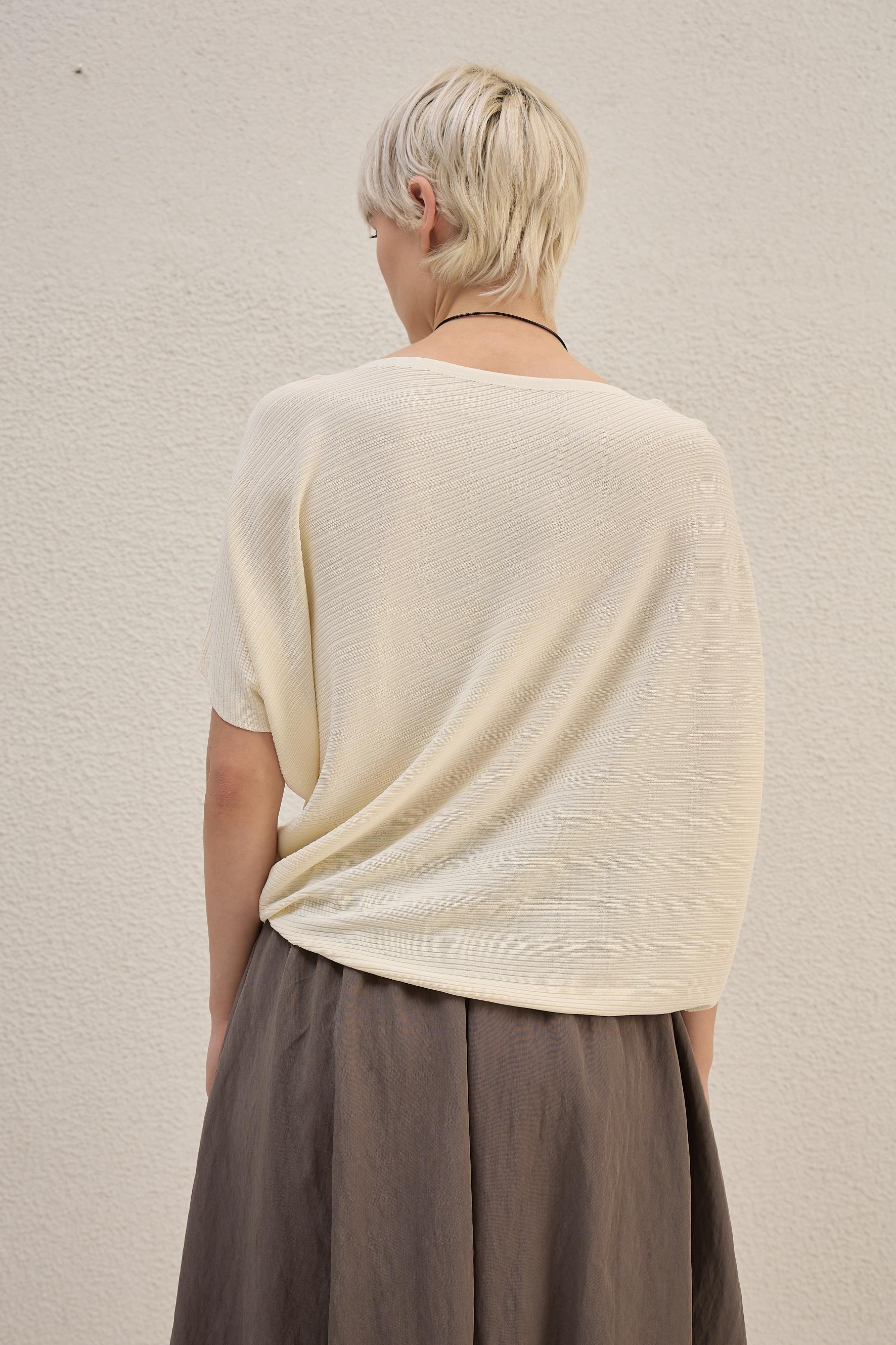 Off-Edge Drape Top