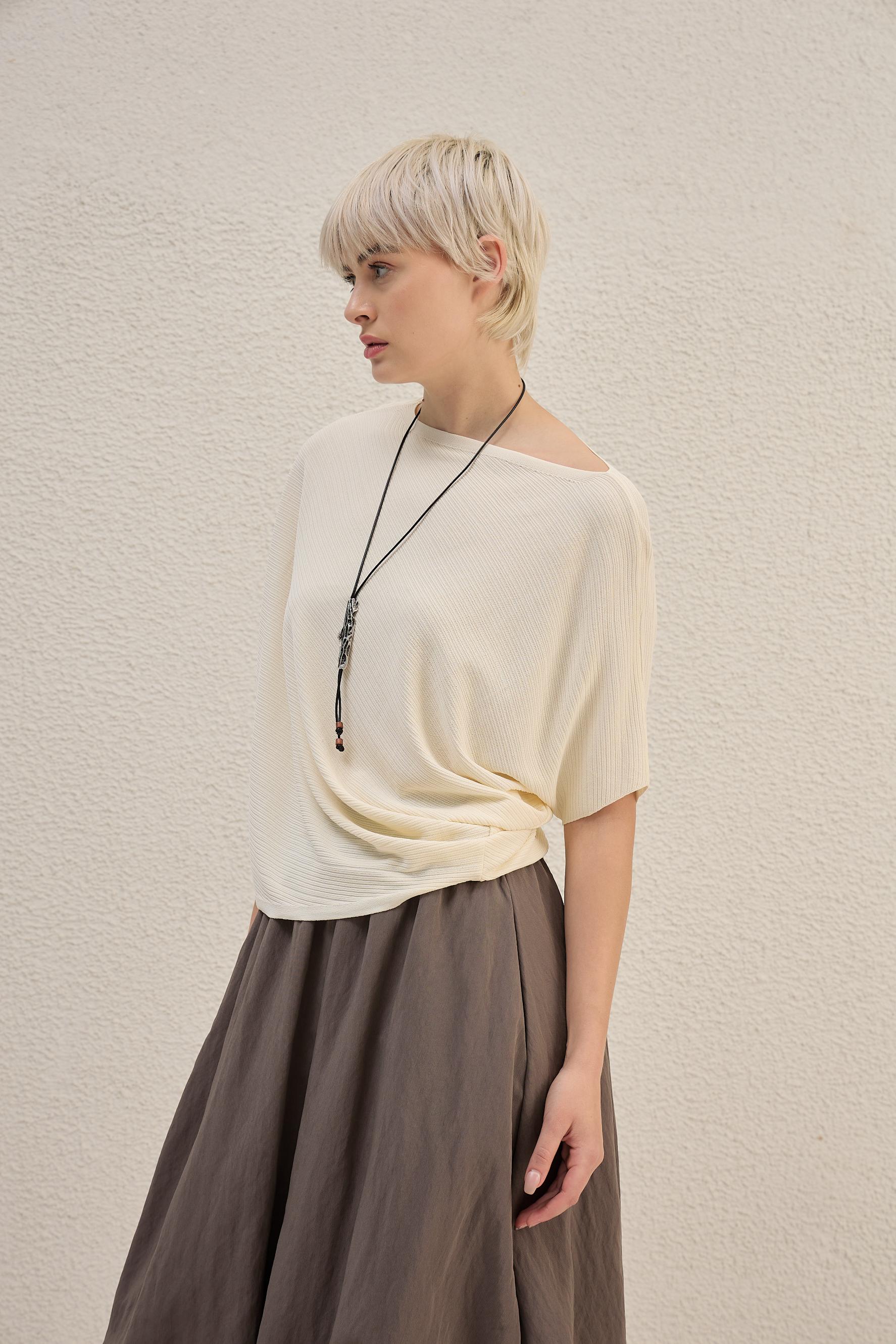 Off-Edge Drape Top