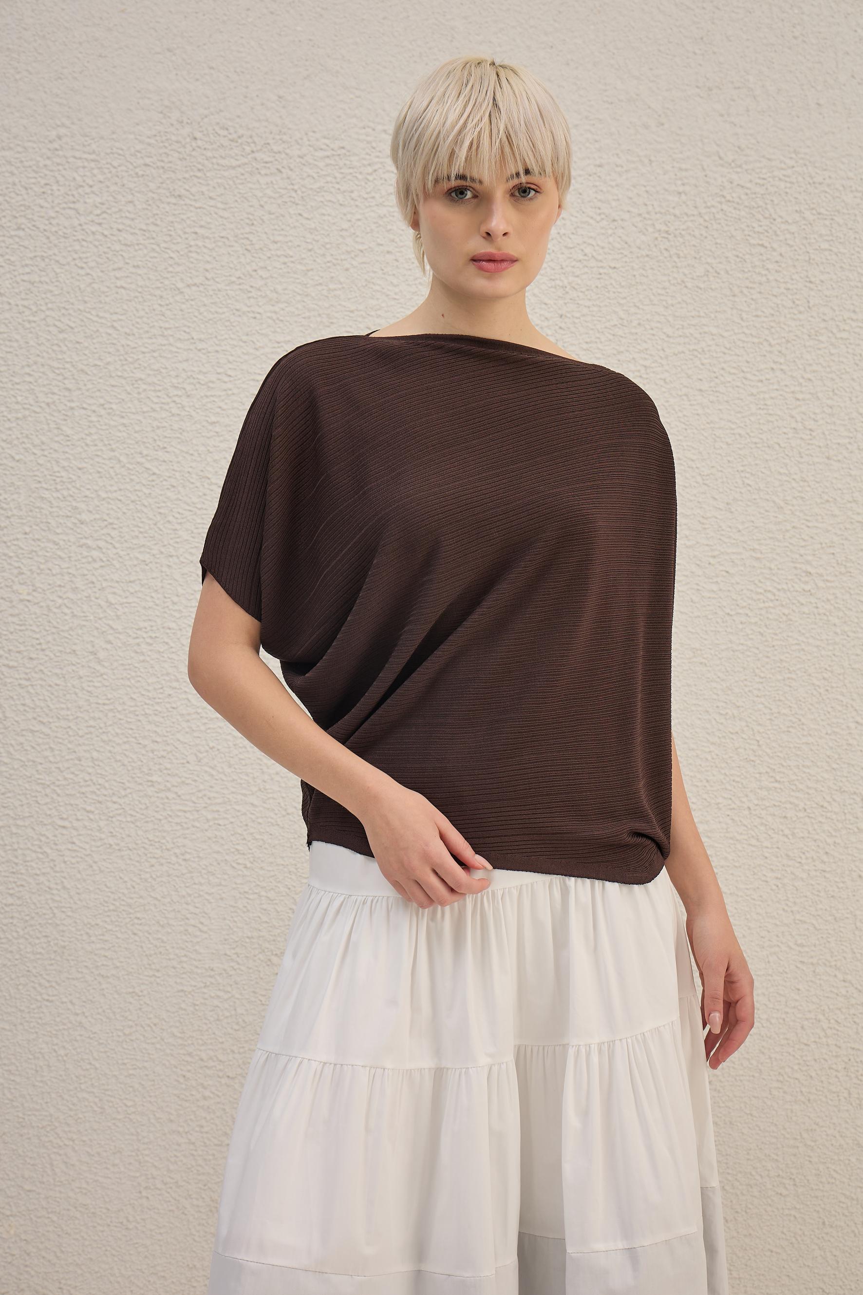Off-Edge Drape Top