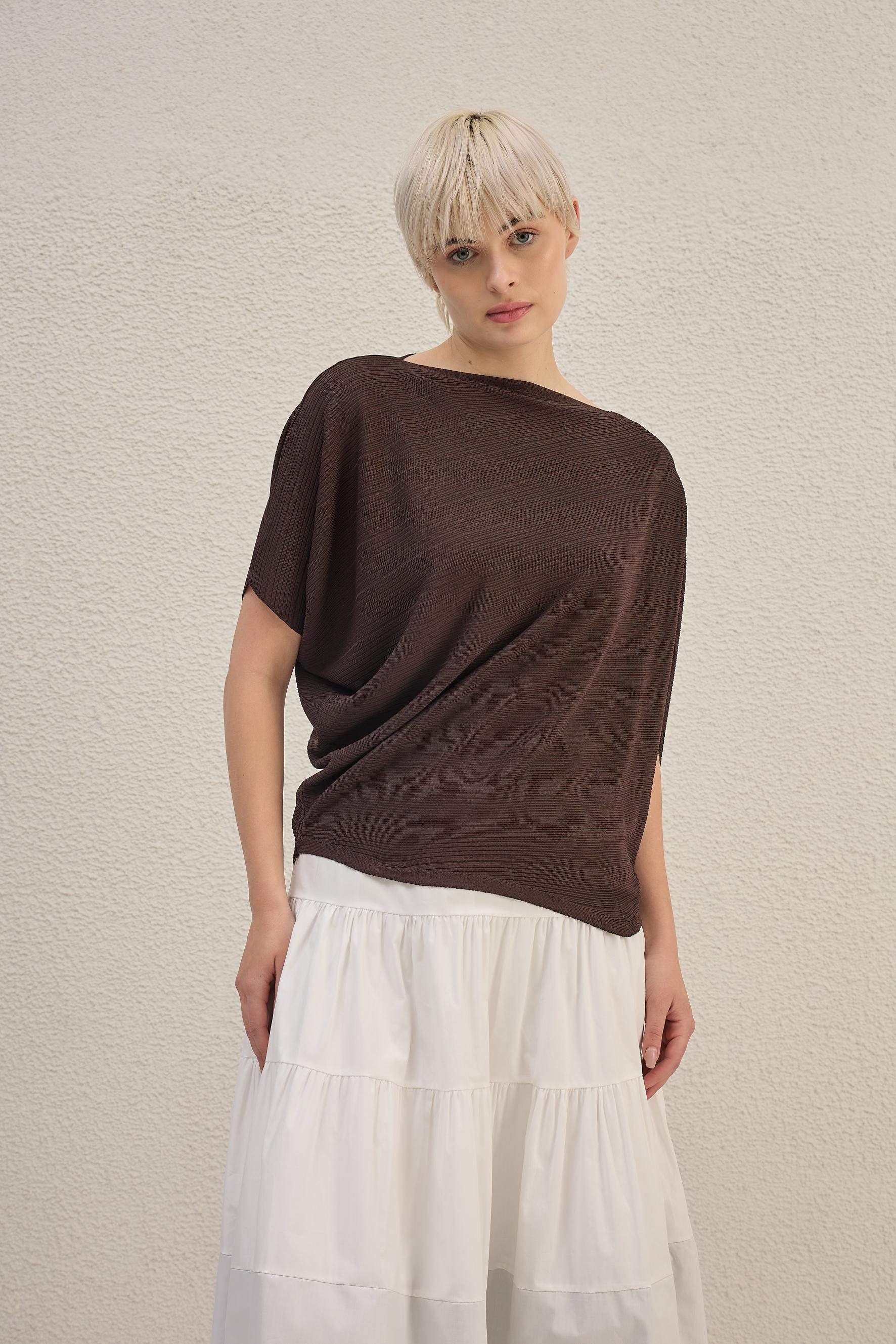 Off-Edge Drape Top