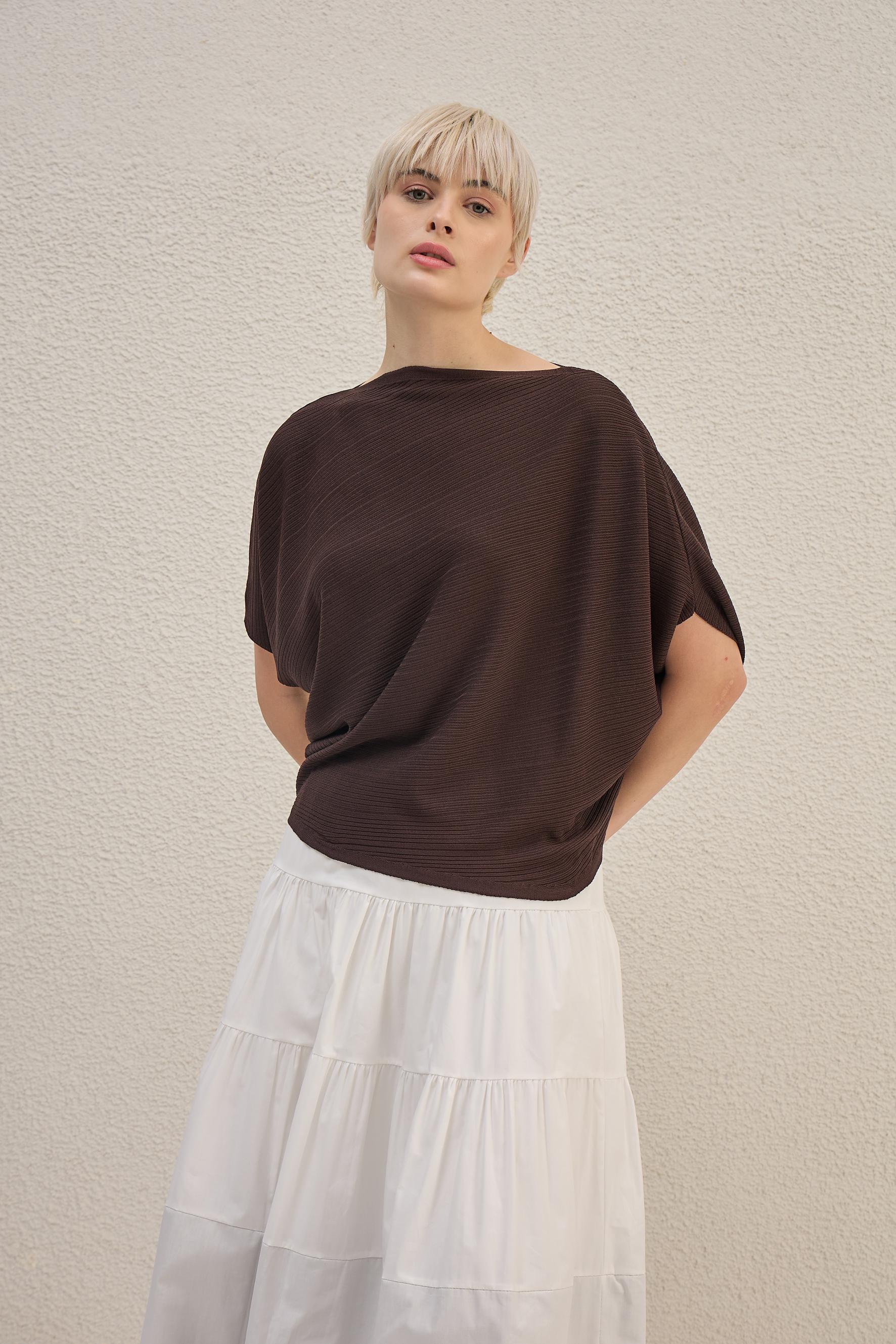 Off-Edge Drape Top