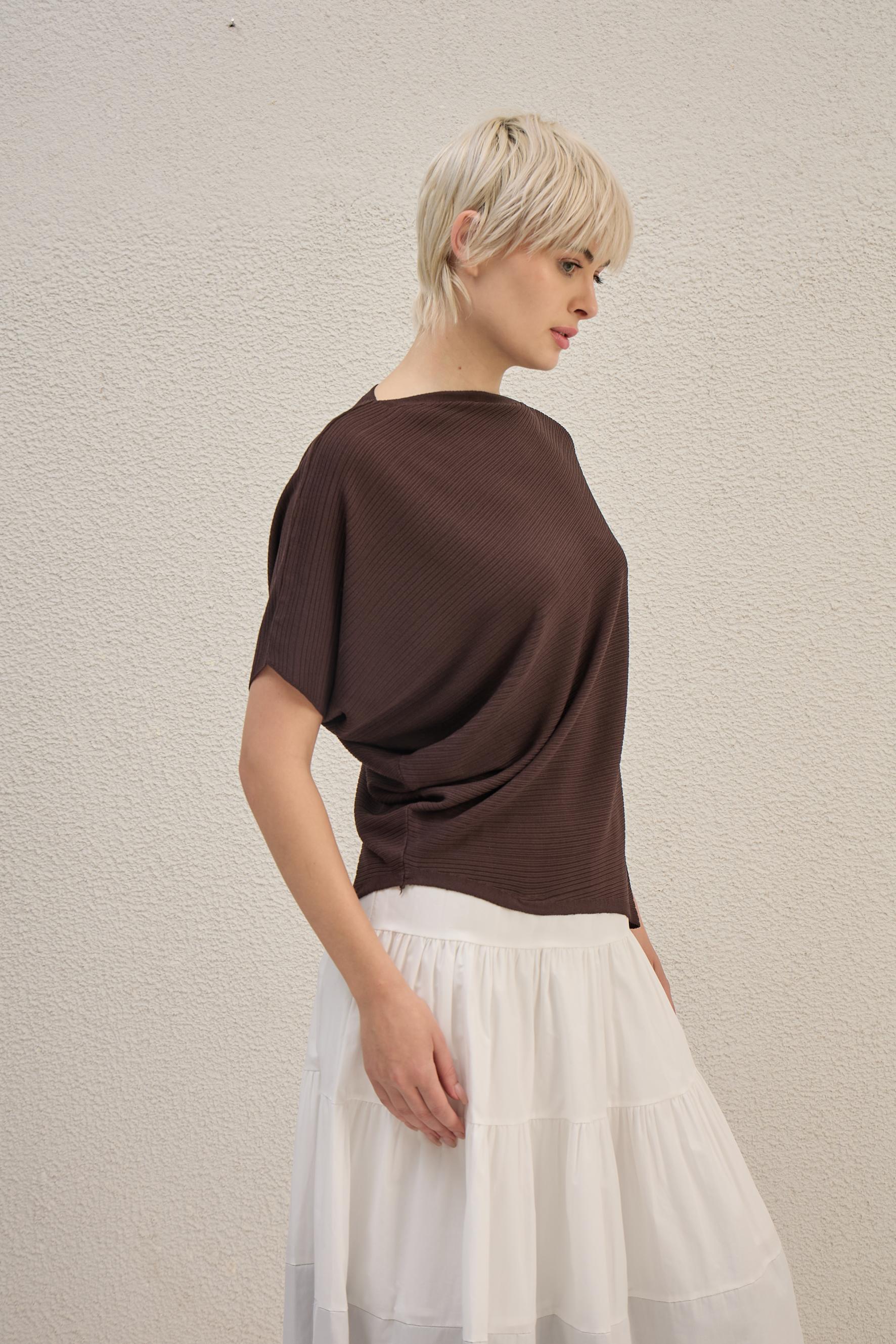 Off-Edge Drape Top