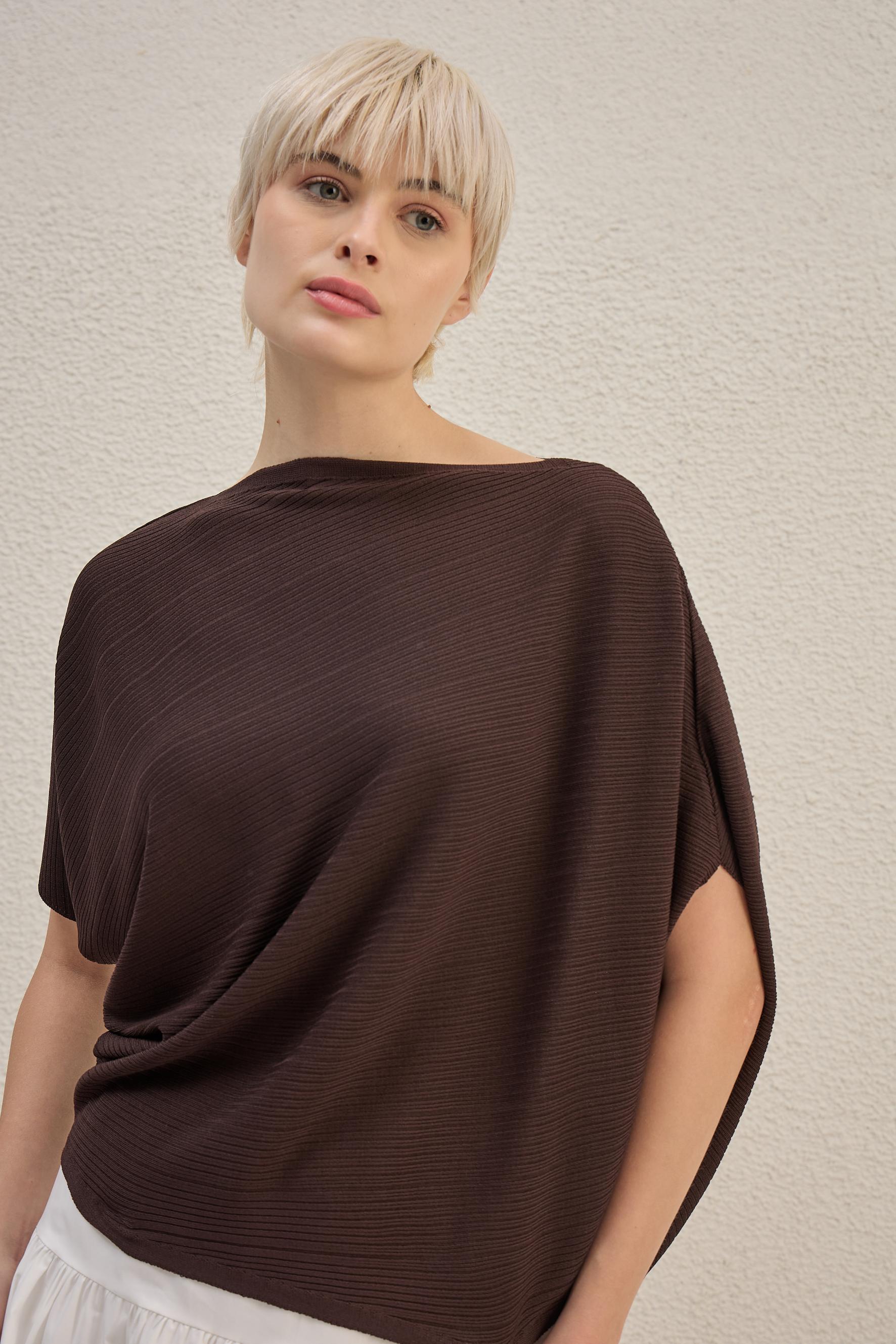 Off-Edge Drape Top