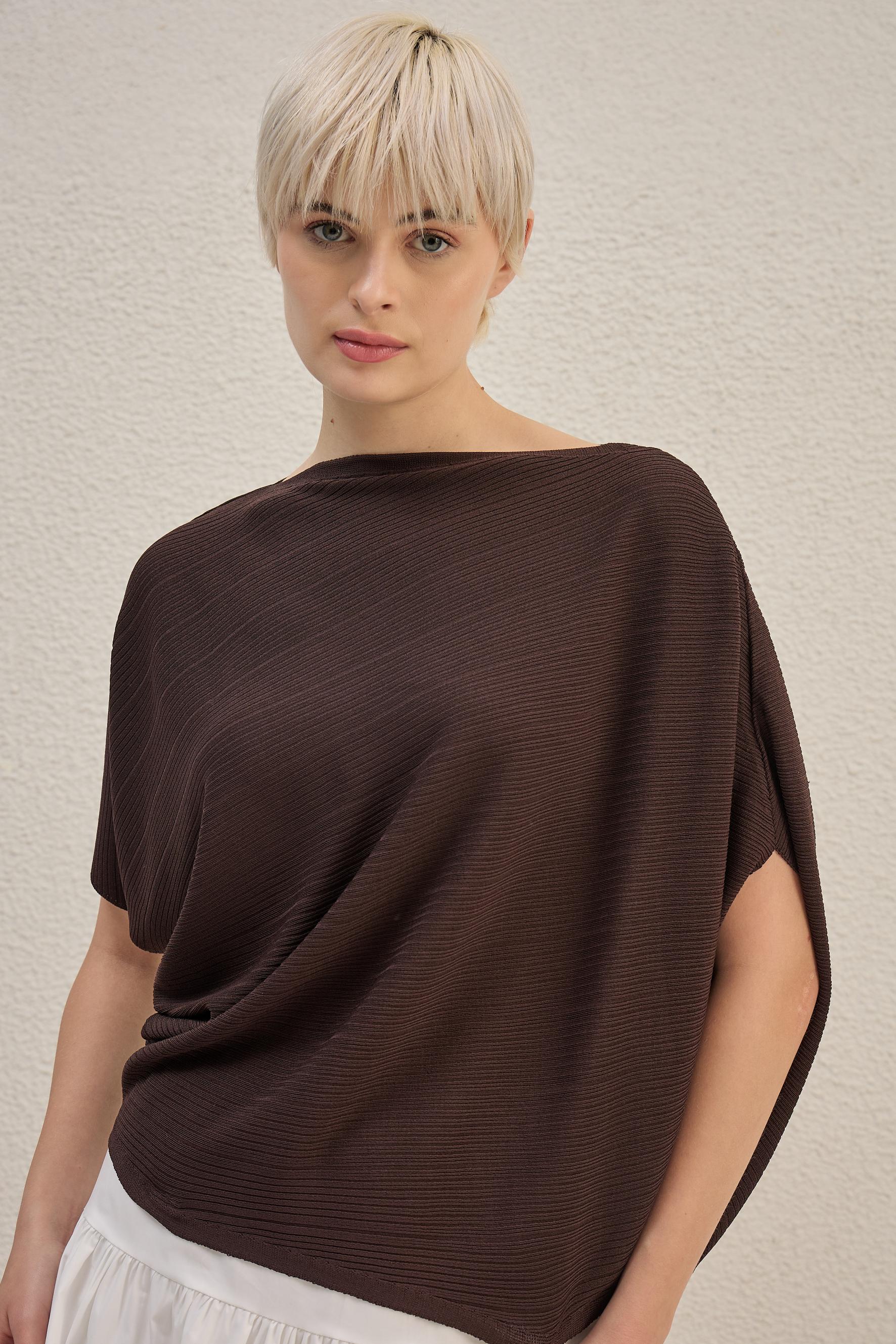 Off-Edge Drape Top