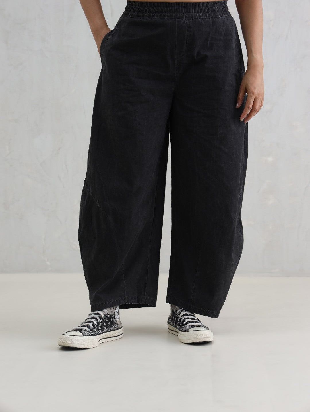 Voluminuous Woven Pants