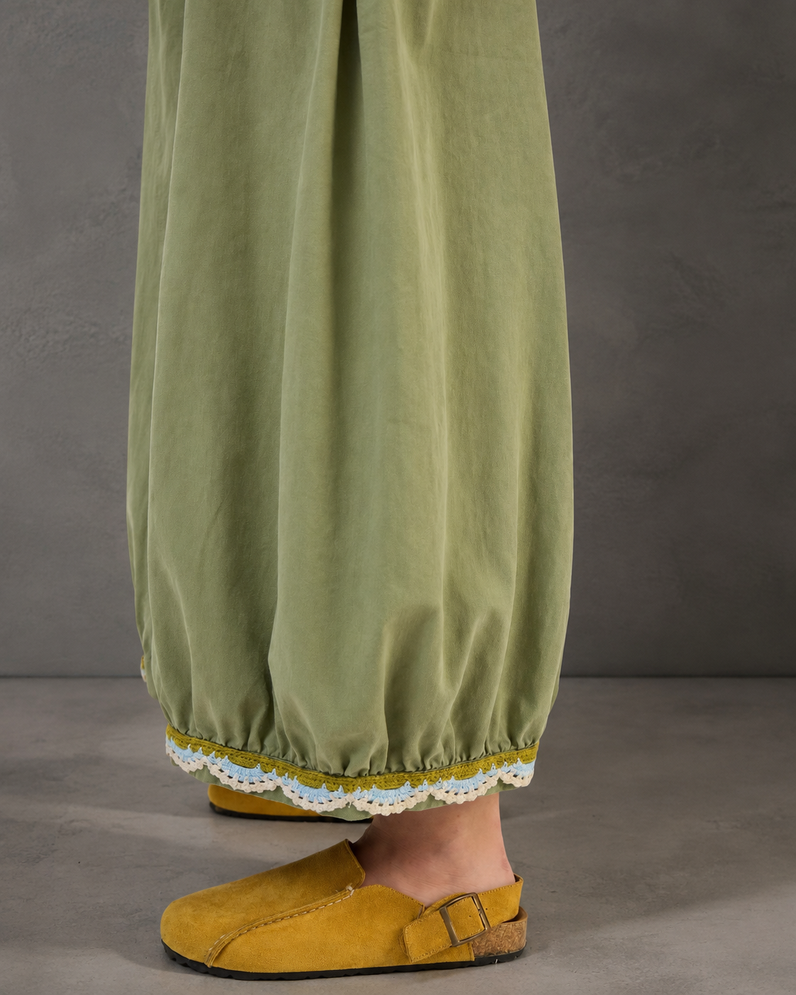 Verde Motion Pants (Petite)